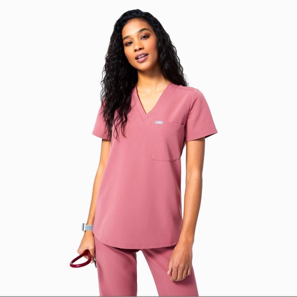 FIGS One Pocket Catarina Scrub Top Pink Small